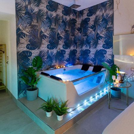 Mazzini Luxury Jacuzzy Suite Catânia Exterior foto